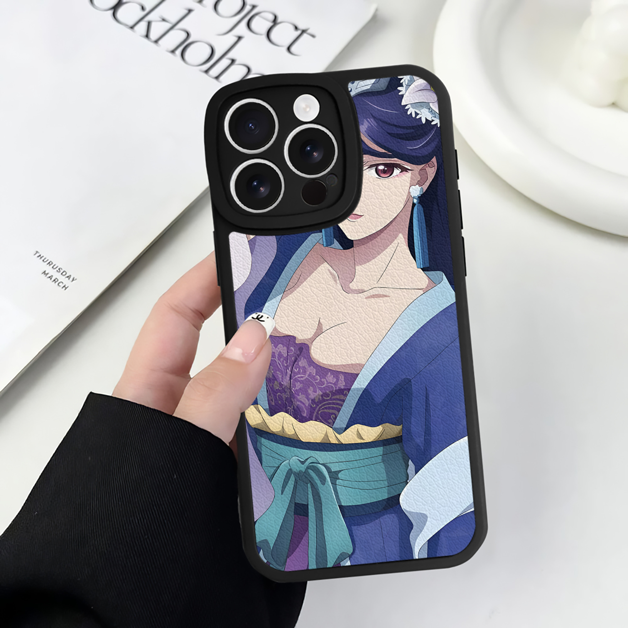 （画像用） 薬屋のひとりごと The Apothecary Diaries 【iPhone 16シリーズ対応】シリコンスマホケース（レザー調） 材質：シリコン